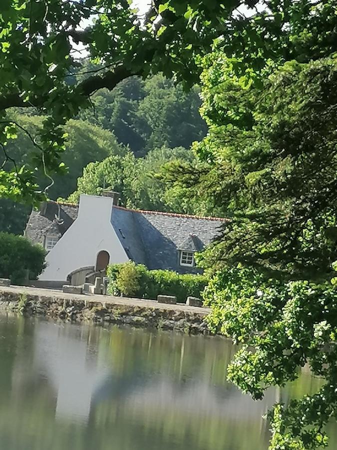 Moulin de brezal et étang à 20 minute de la mer Plouneventer Exterior foto
